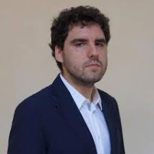 Headshot of Quintana